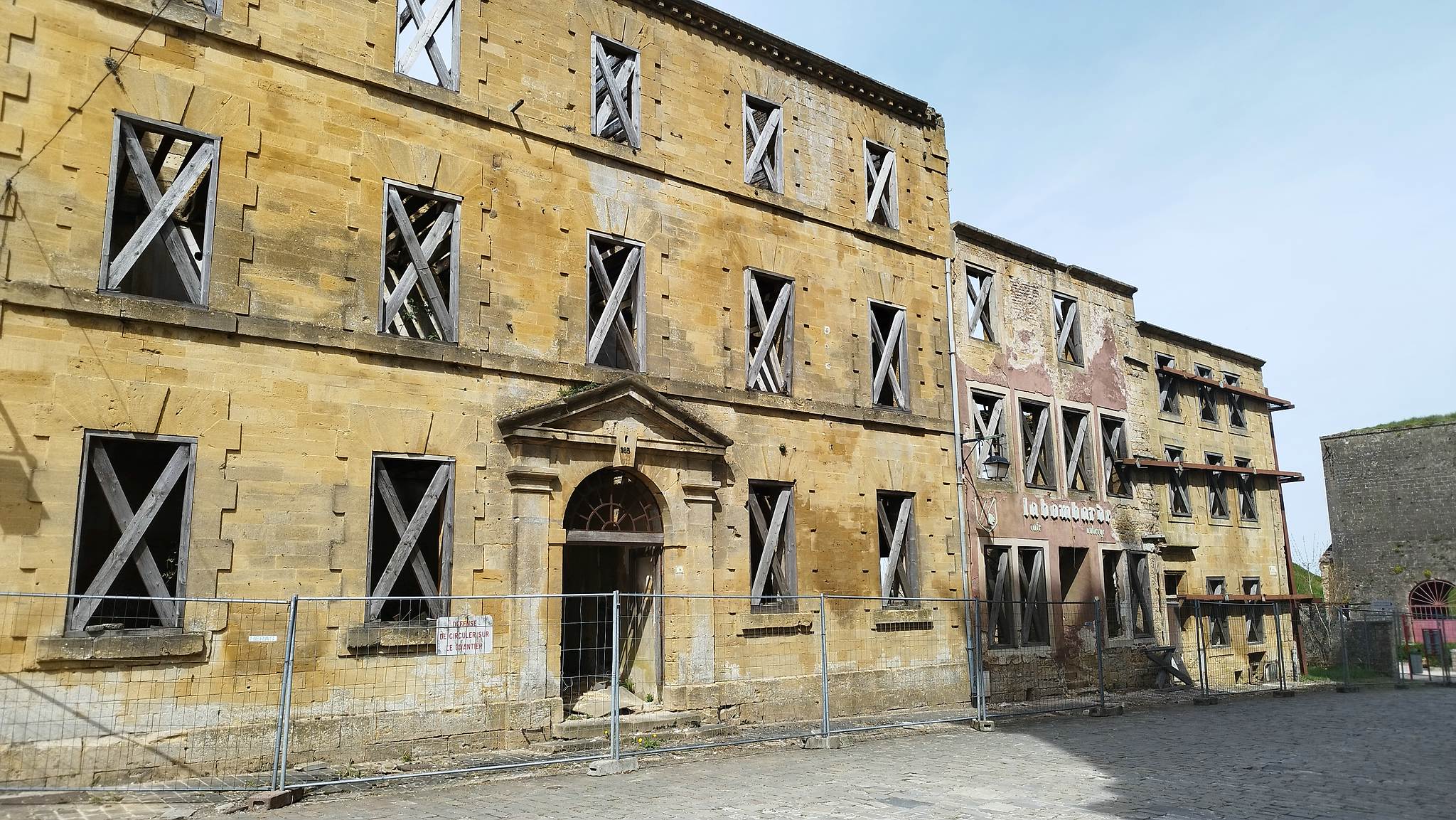 Ein kurzer Road Trip mit dem Auto durch Frankreich im April